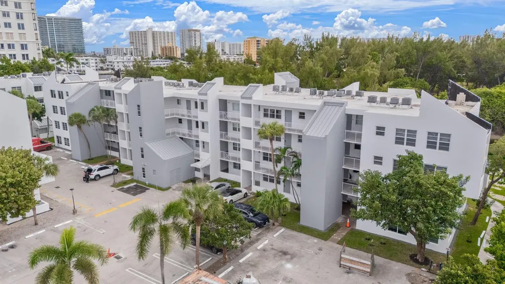 2860 NE 14th Street Causeway Pompano Beach FL 33062