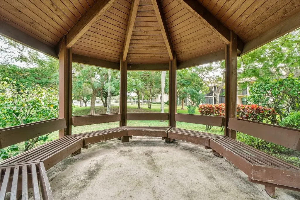 2289 SW 15th Street Deerfield Beach FL 33442