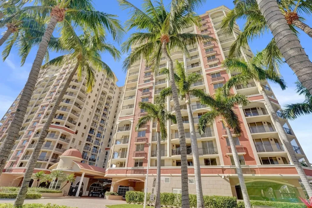2011 N Ocean Boulevard Fort Lauderdale FL 33305