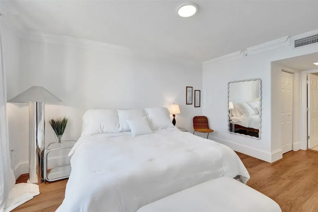 2011 N Ocean Boulevard Fort Lauderdale FL 33305