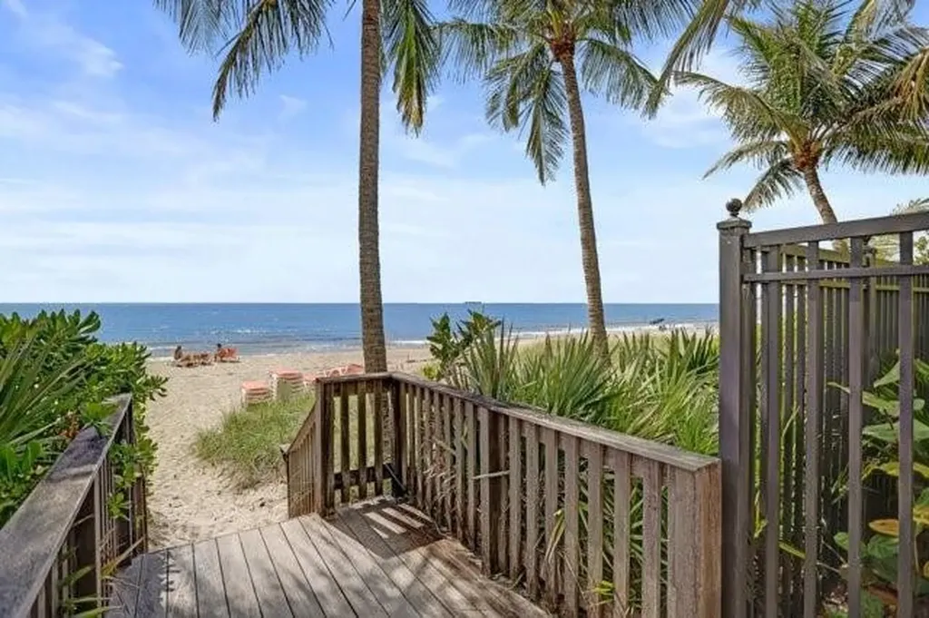 2011 N Ocean Boulevard Fort Lauderdale FL 33305