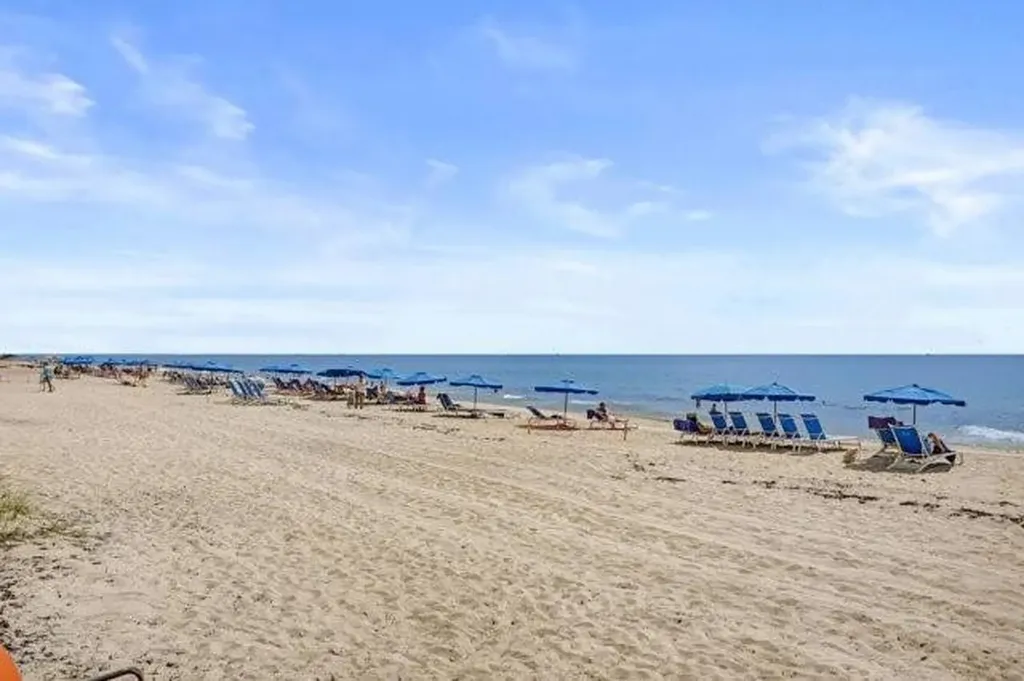 2011 N Ocean Boulevard Fort Lauderdale FL 33305