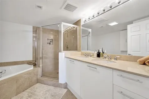 2011 N Ocean Boulevard Fort Lauderdale FL 33305
