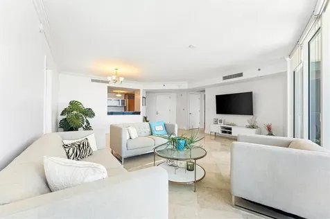 17201 Collins Avenue Sunny Isles Beach FL 33160