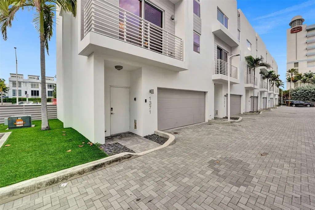 1371 N Ocean Boulevard Pompano Beach FL 33062