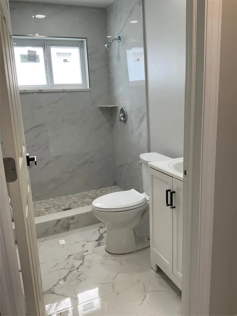 642 NW 14th Way Fort Lauderdale FL 33311