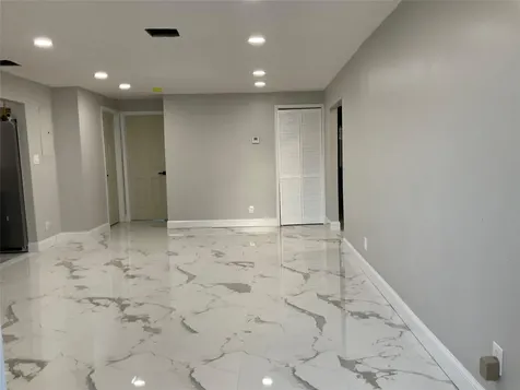 642 NW 14th Way Fort Lauderdale FL 33311
