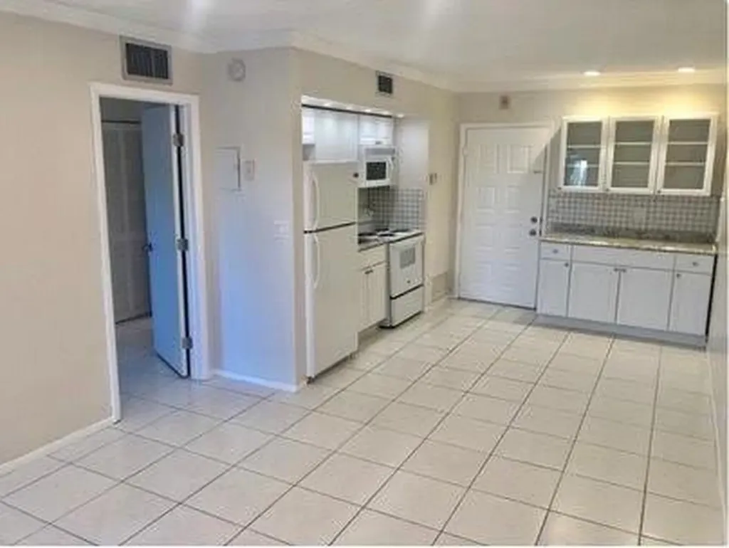 2700 Riverside Drive Coral Springs FL 33065