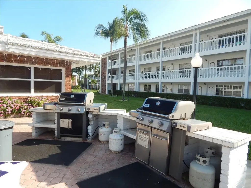 2453 NE 51st Street Fort Lauderdale FL 33308