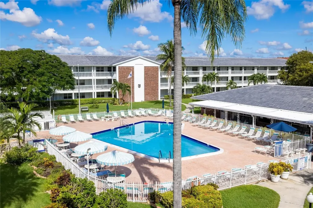 2453 NE 51st Street Fort Lauderdale FL 33308