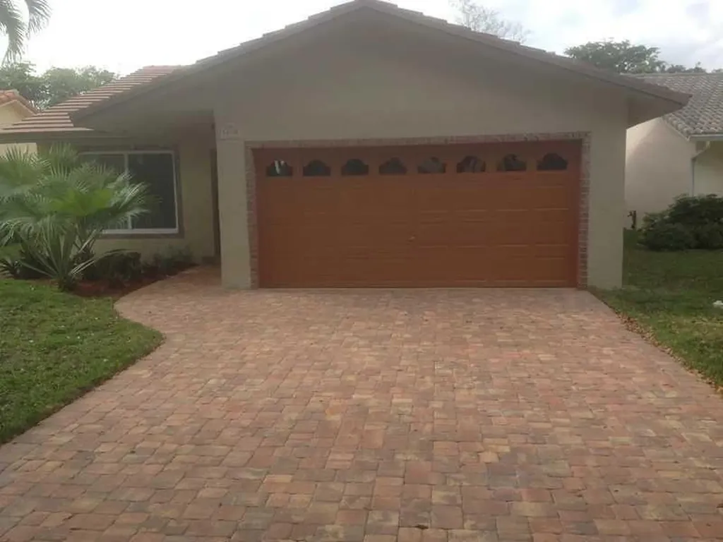 1800 NW 93rd Terrace Coral Springs FL 33071