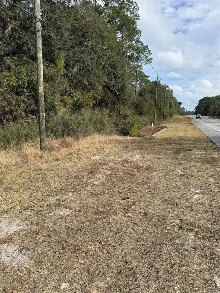 2108 S Highway 17 Crescent City FL 32112