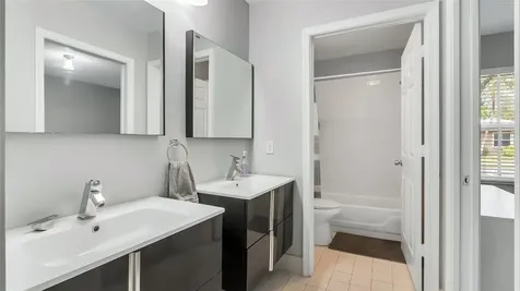 5252 NW 51st Street Coconut Creek FL 33073