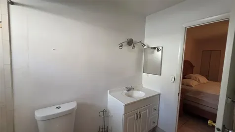 5111 W Oakland Park Boulevard Lauderdale Lakes FL 33313