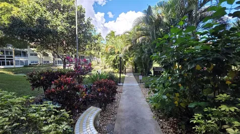 5111 W Oakland Park Boulevard Lauderdale Lakes FL 33313