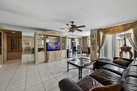 1010 S Ocean Boulevard Pompano Beach FL 33062