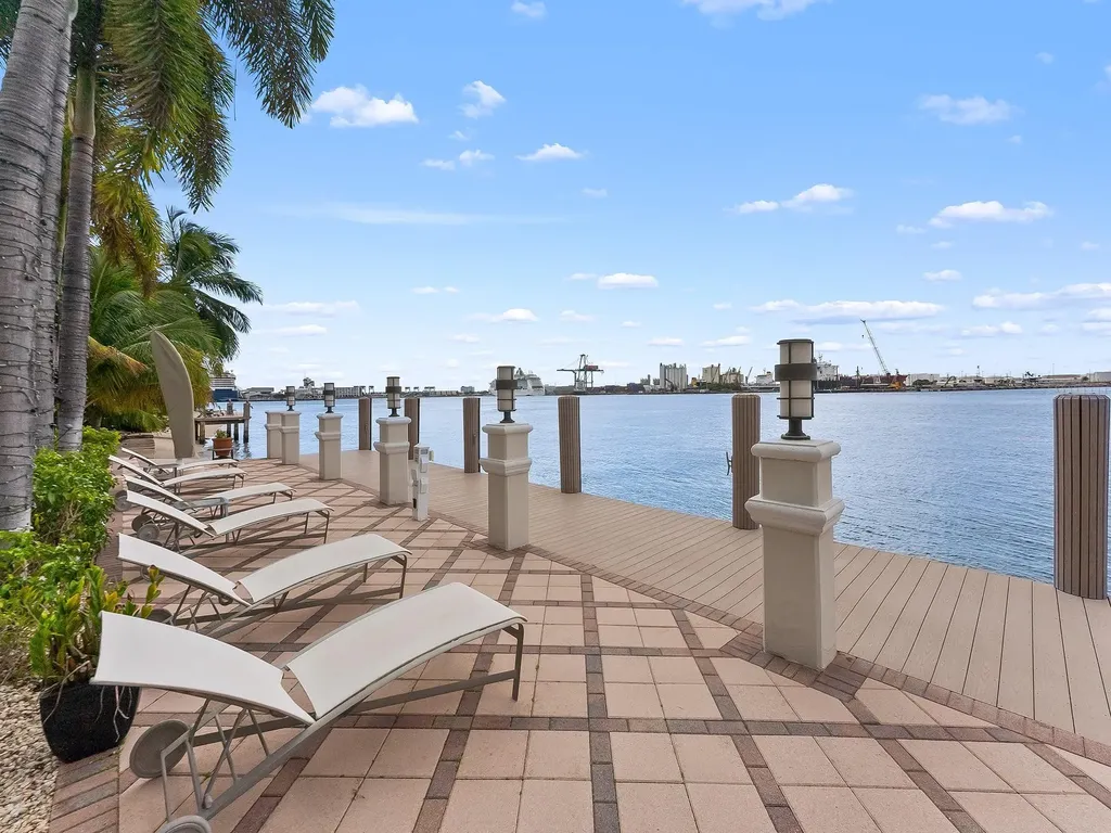 1965 SE 21st Avenue Fort Lauderdale FL 33316