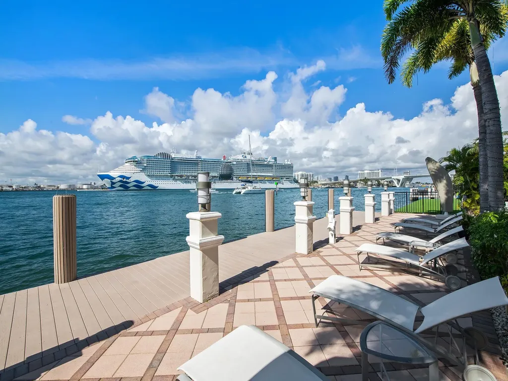 1965 SE 21st Avenue Fort Lauderdale FL 33316