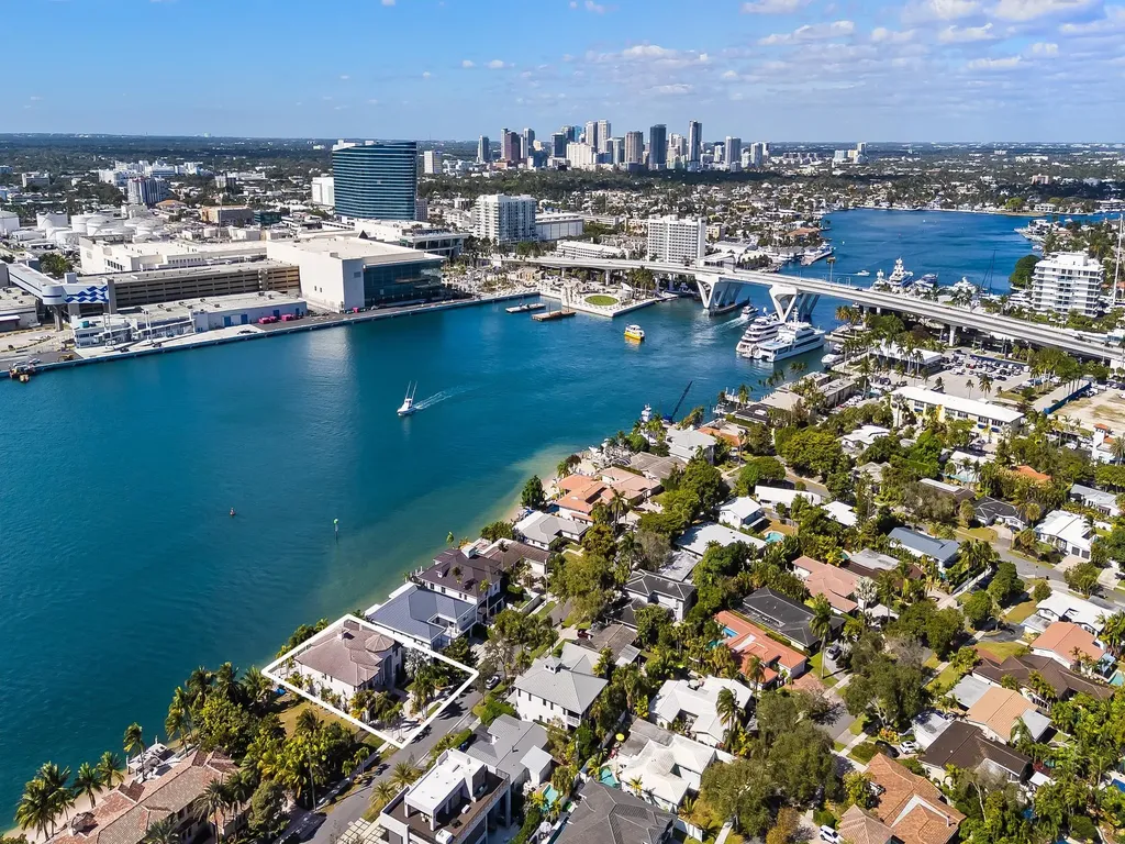 1965 SE 21st Avenue Fort Lauderdale FL 33316