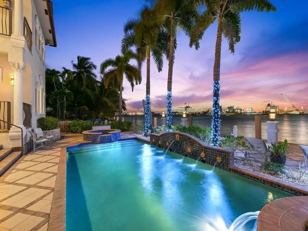 1965 SE 21st Avenue Fort Lauderdale FL 33316