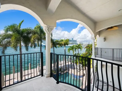 1965 SE 21st Avenue Fort Lauderdale FL 33316