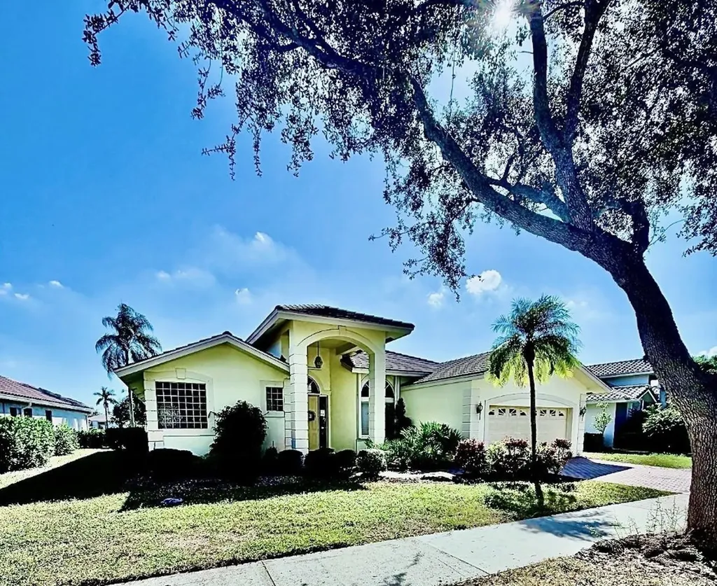 2800 Oakbrook Lane Weston FL 33332