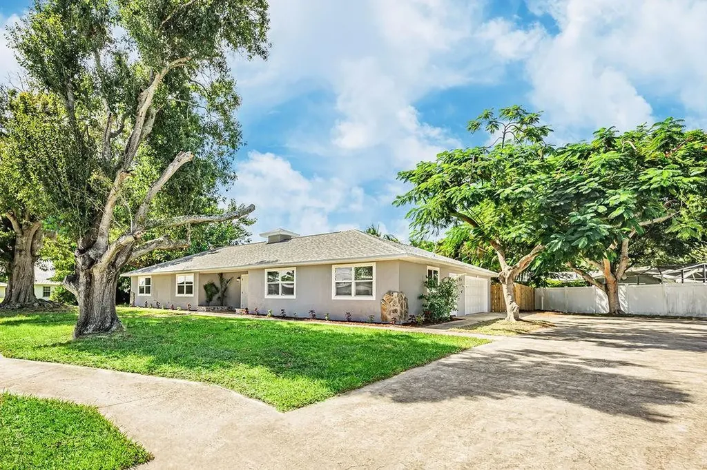 300 Riomar Drive Port St Lucie FL 34952