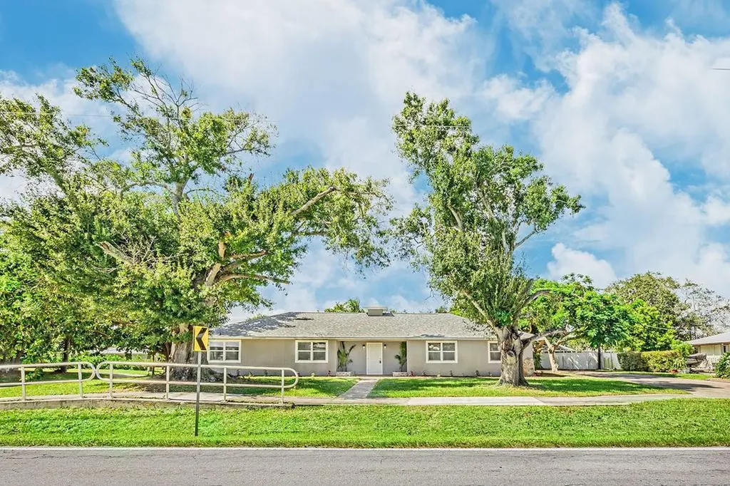 300 Riomar Drive Port St Lucie FL 34952