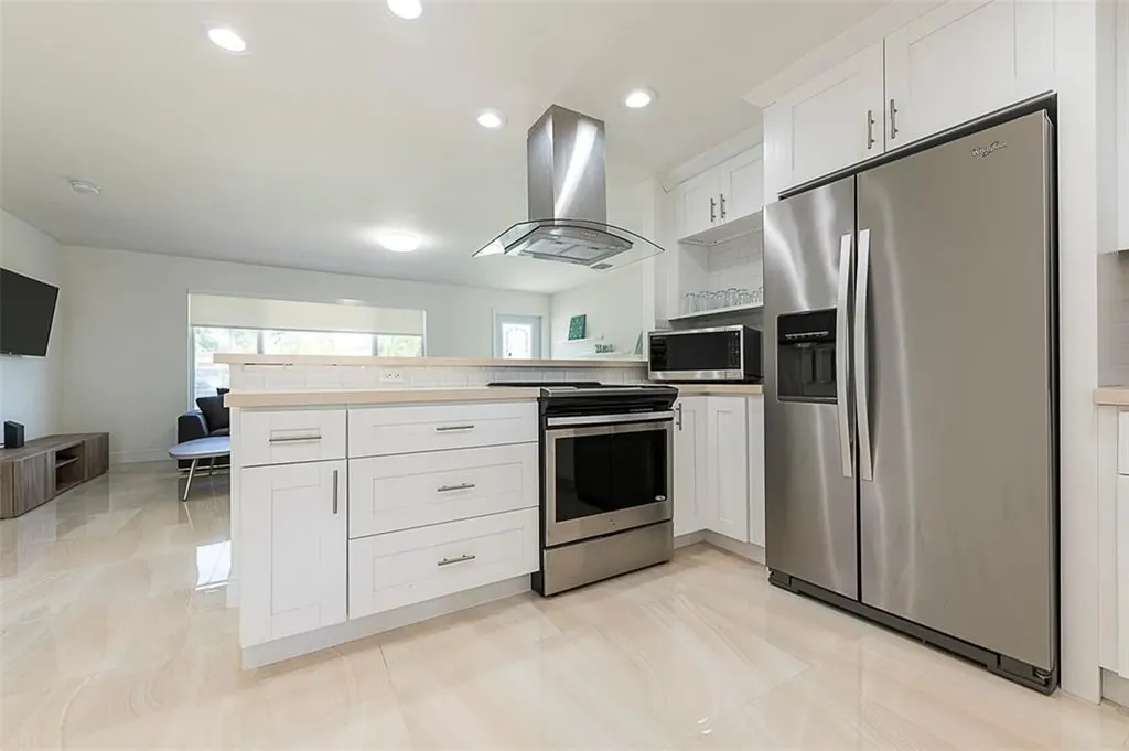 1162 Hayes Street Hollywood FL 33019