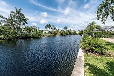 1162 Hayes Street Hollywood FL 33019