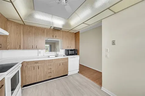 2502 Antigua Terrace Coconut Creek FL 33066