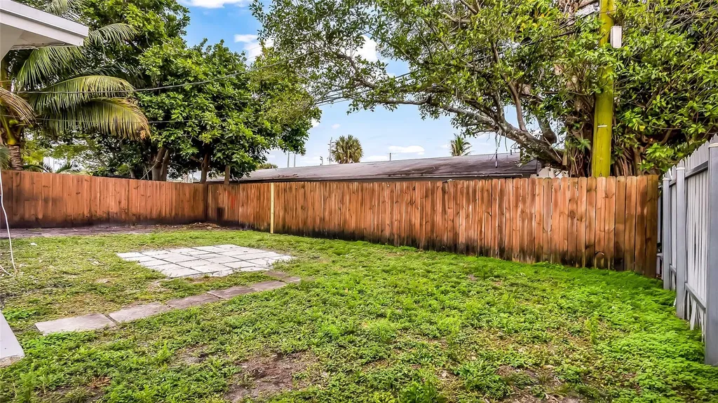 804 SW 28th Street Fort Lauderdale FL 33315