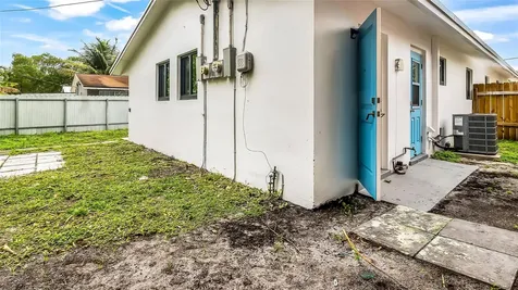 804 SW 28th Street Fort Lauderdale FL 33315