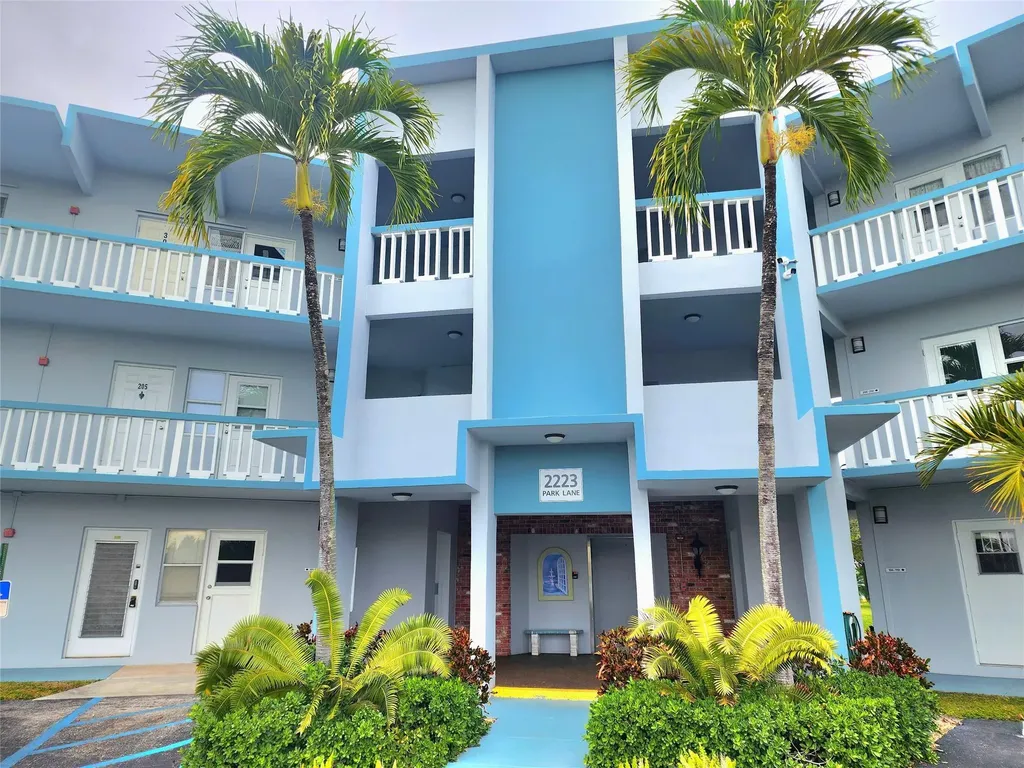 2223 Park Lane Hollywood FL 33021
