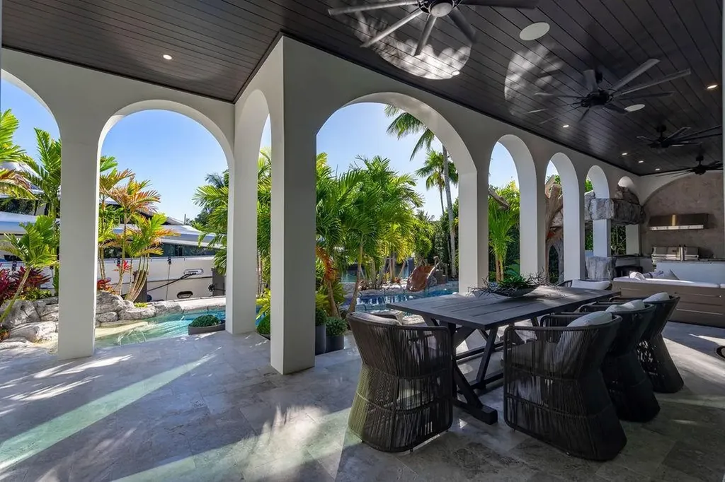 2457 NE 26th Street Lighthouse Point FL 33064