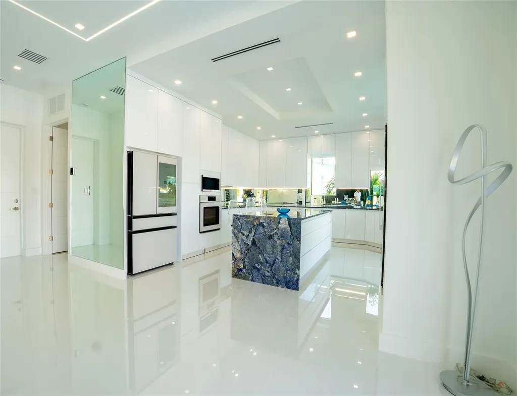 1205 Avocado Isle Fort Lauderdale FL 33315