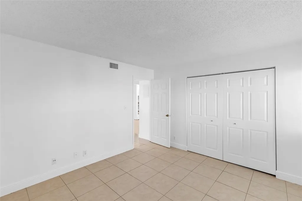 2661 Riverside Drive Coral Springs FL 33065