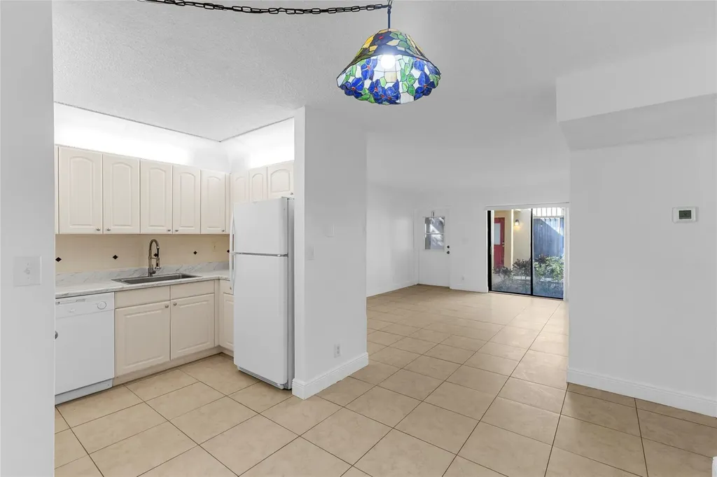 2661 Riverside Drive Coral Springs FL 33065
