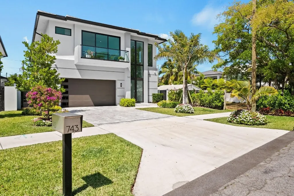 743 S Lake Avenue Delray Beach FL 33483