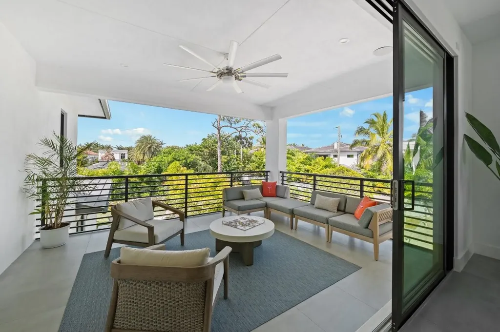 743 S Lake Avenue Delray Beach FL 33483