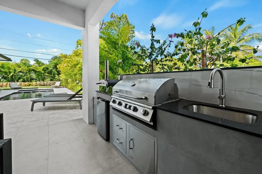 743 S Lake Avenue Delray Beach FL 33483