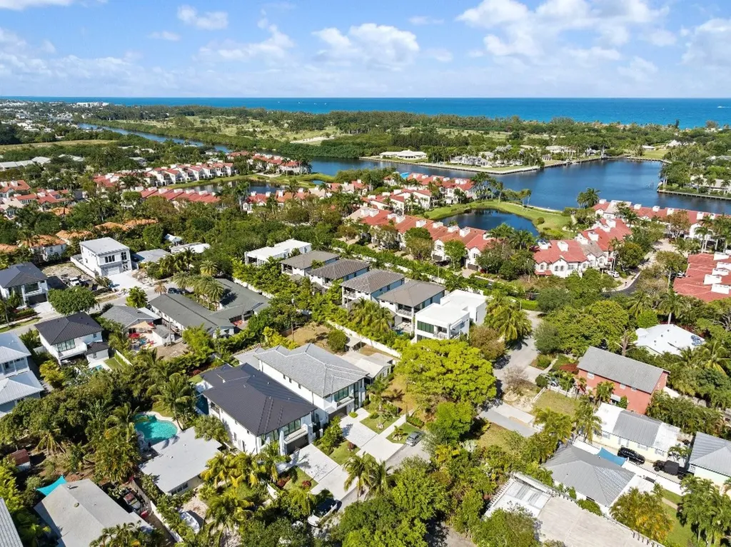 743 S Lake Avenue Delray Beach FL 33483