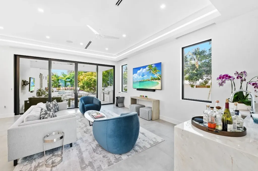 743 S Lake Avenue Delray Beach FL 33483