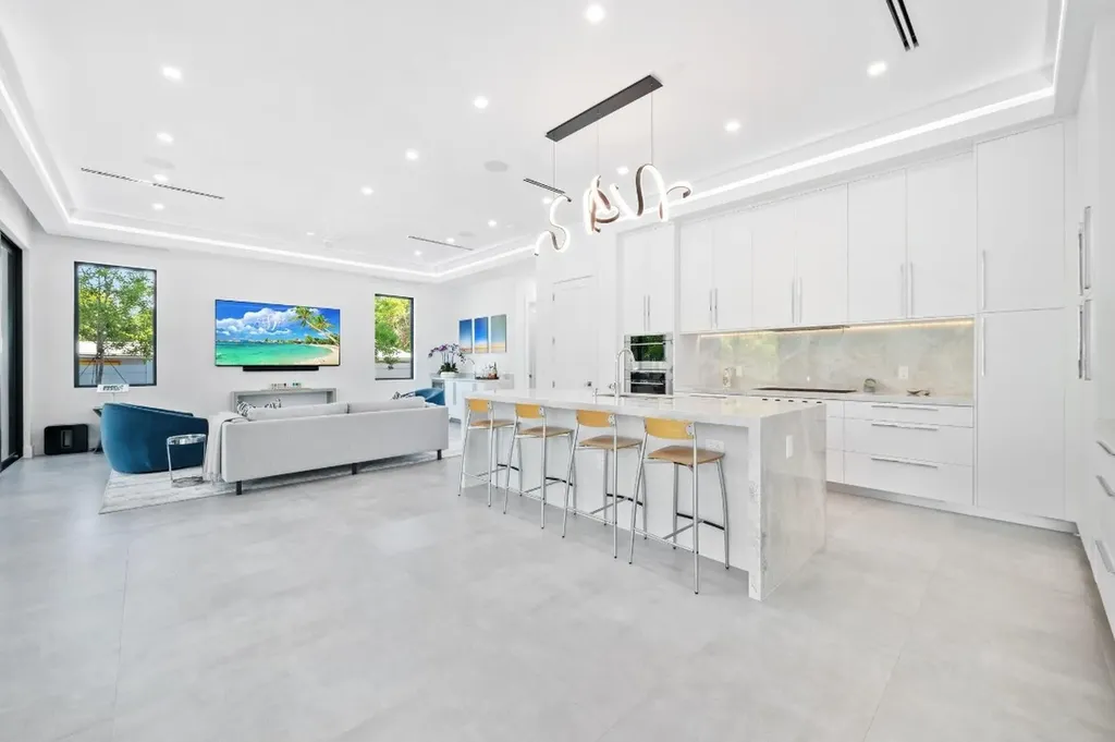743 S Lake Avenue Delray Beach FL 33483