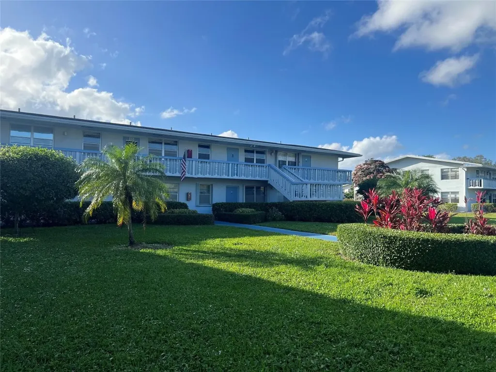 62 Farnham C Deerfield Beach FL 33442