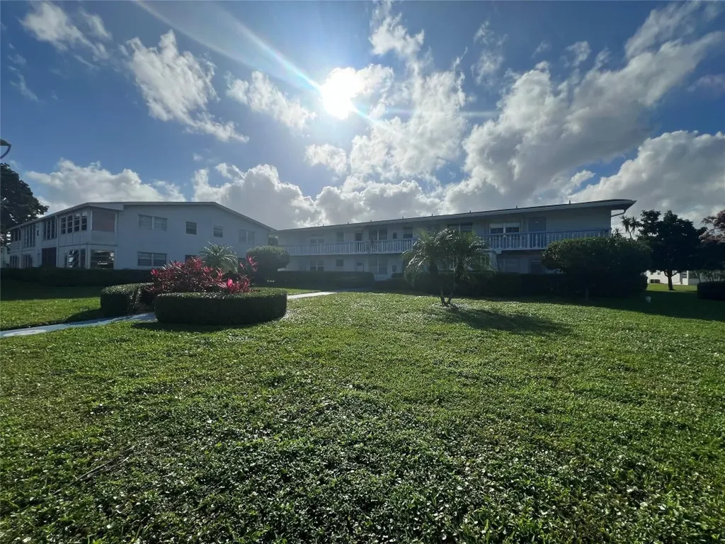 62 Farnham C Deerfield Beach FL 33442