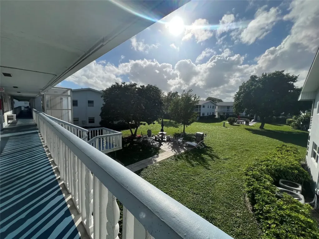 62 Farnham C Deerfield Beach FL 33442