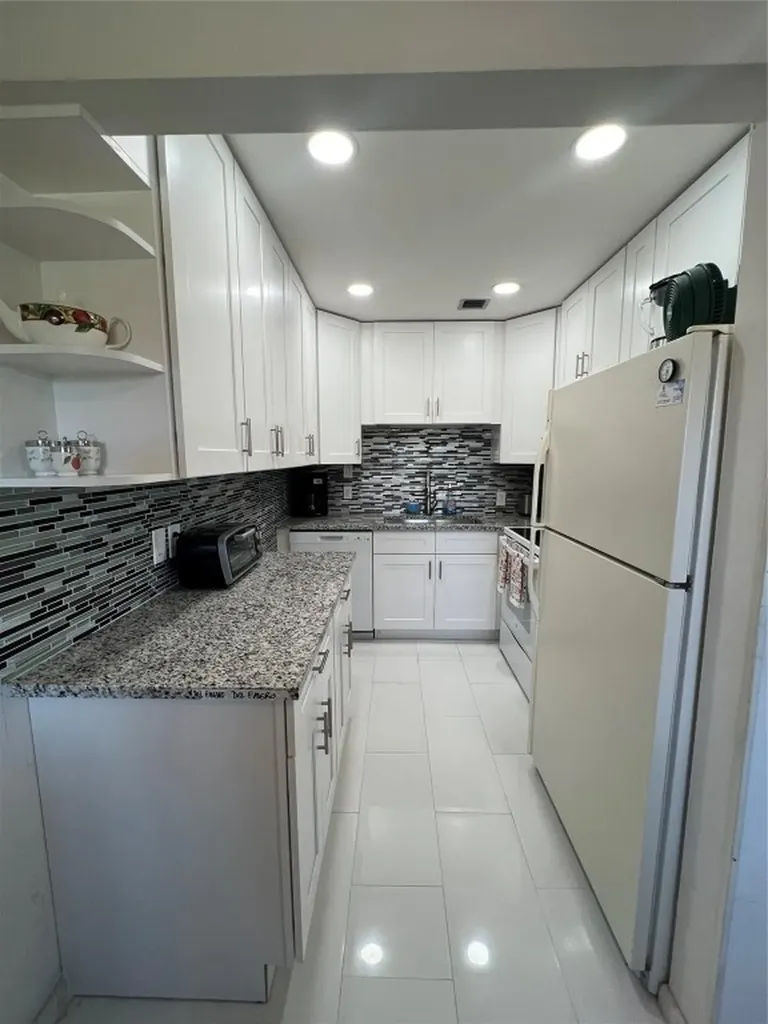 62 Farnham C Deerfield Beach FL 33442
