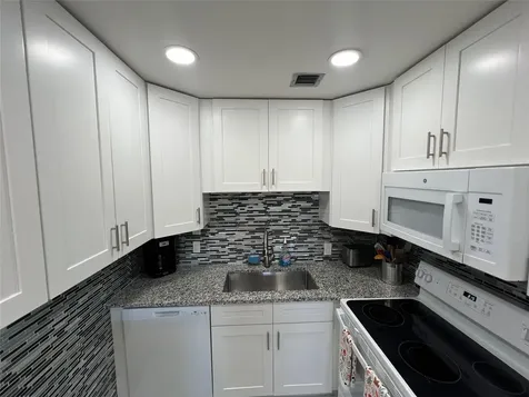 62 Farnham C Deerfield Beach FL 33442