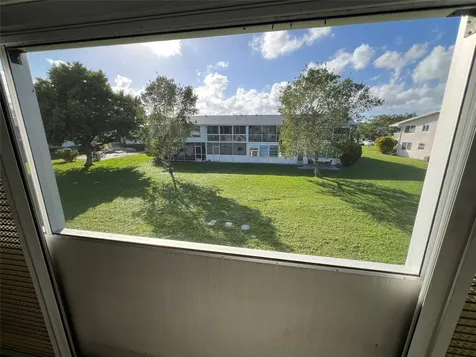 62 Farnham C Deerfield Beach FL 33442